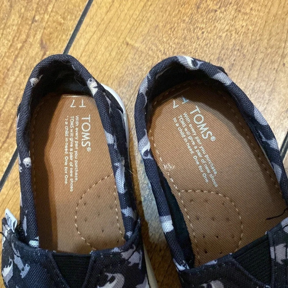 Tom’s toddler shoes - Picture 3 of 7